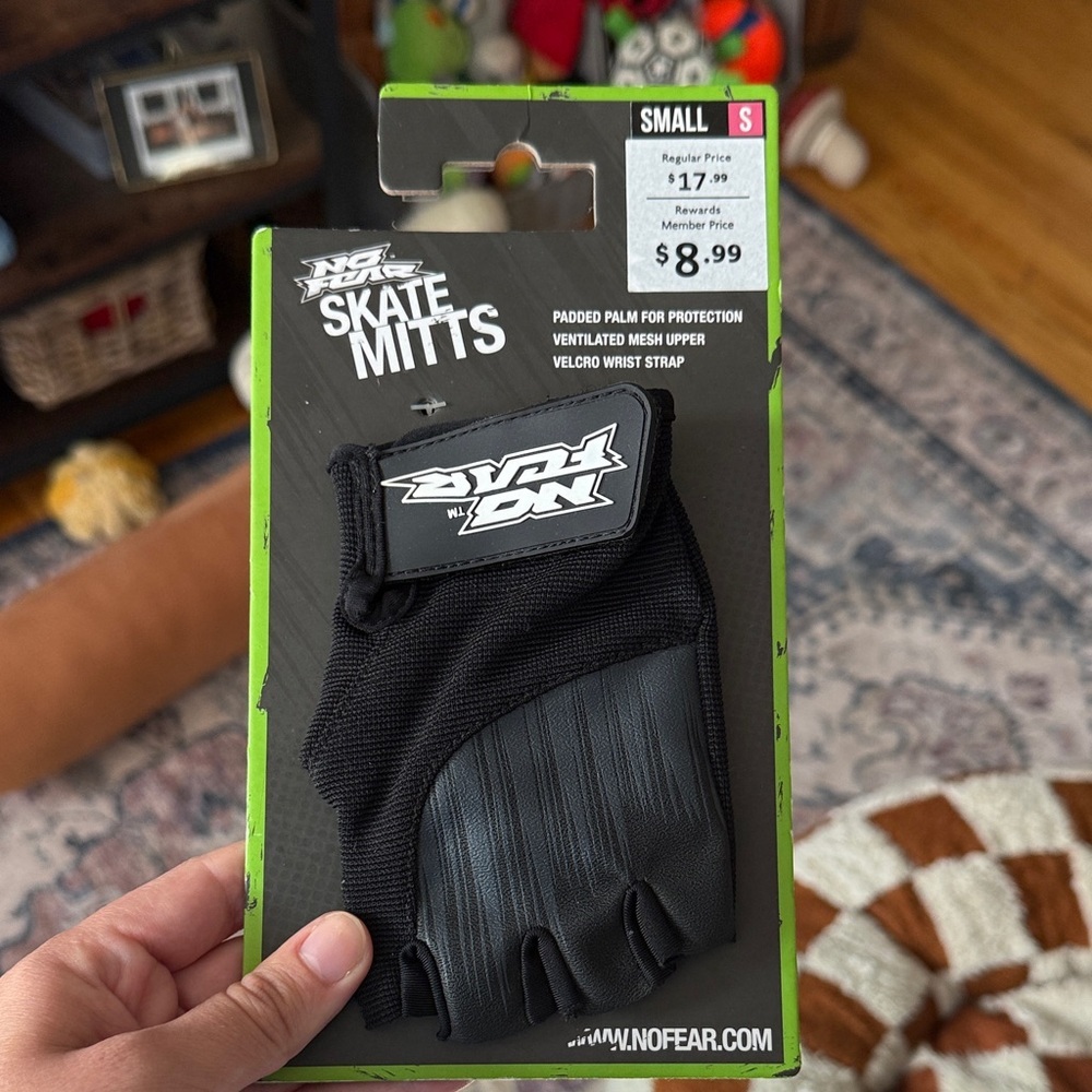 🏷️NWT No Fear Black Skate Mitts 🛹